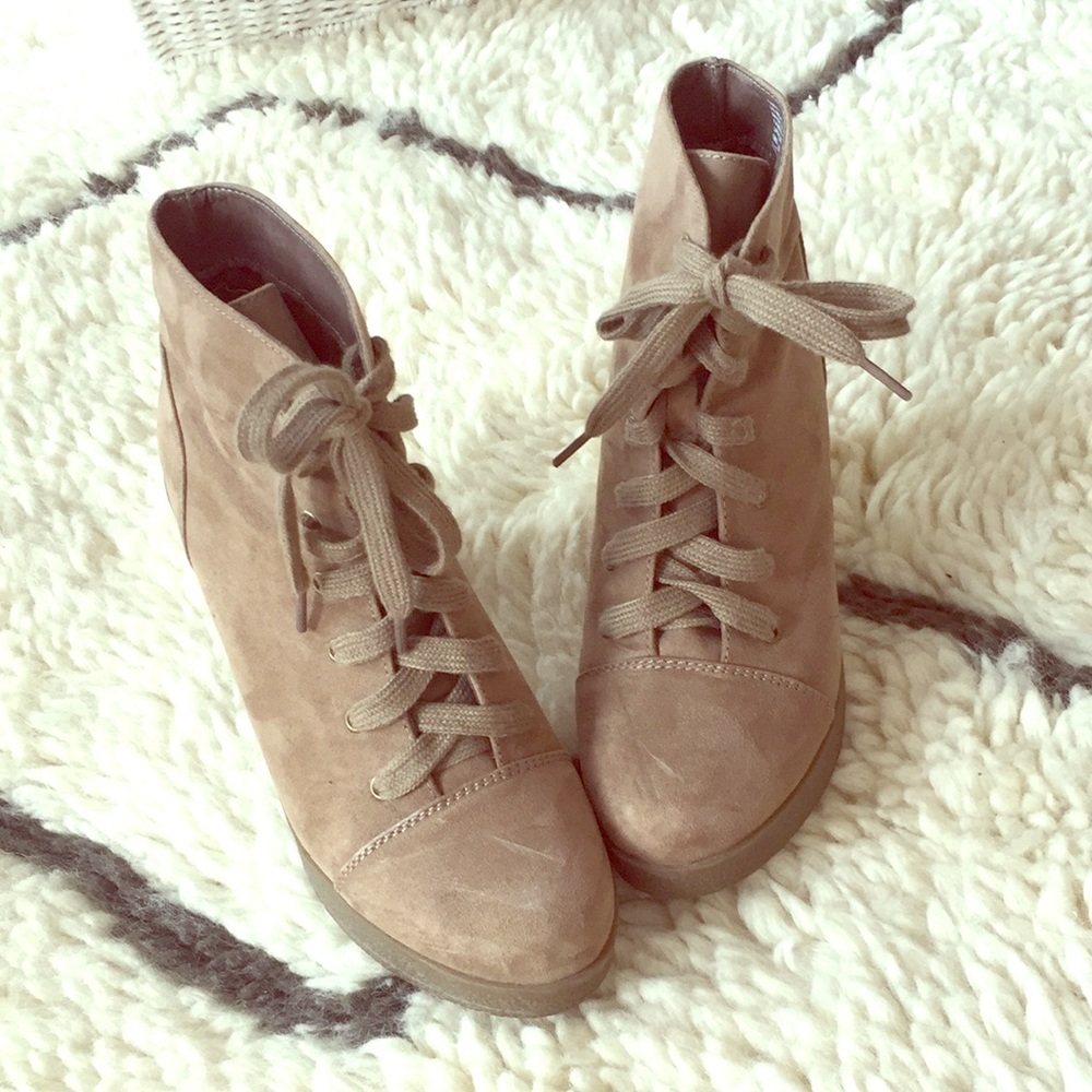 JustFab Faryn Booties Size 8